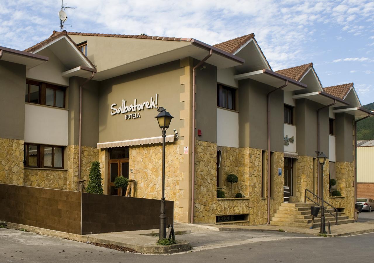 Hotel Salbatoreh Beasain Exterior photo